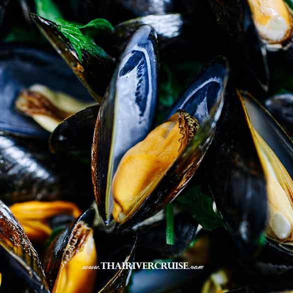 New Zealand Mussels Bangkok Chaophraya Cruise Dinner Cruise Bangkok Chao phraya river Bangkok