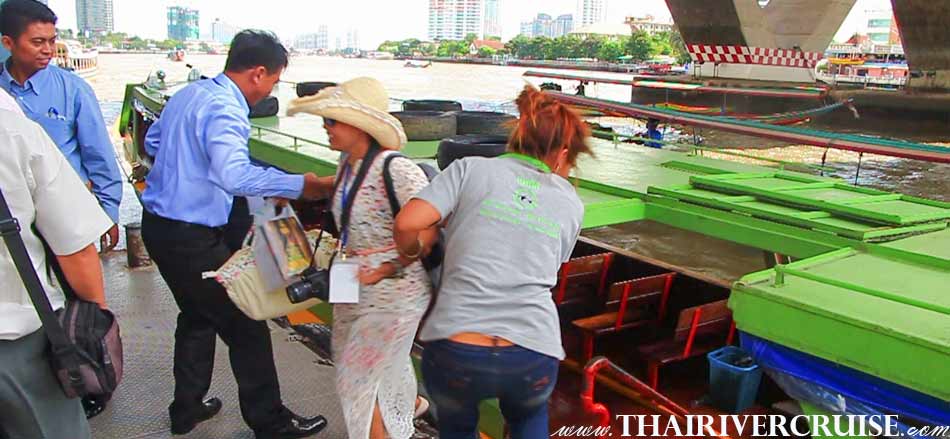 Chaophraya Express Boat Tour Rental Service for Tourists Bangkok Thailand. Private boat hotel transfer or transfer to other place service also available  