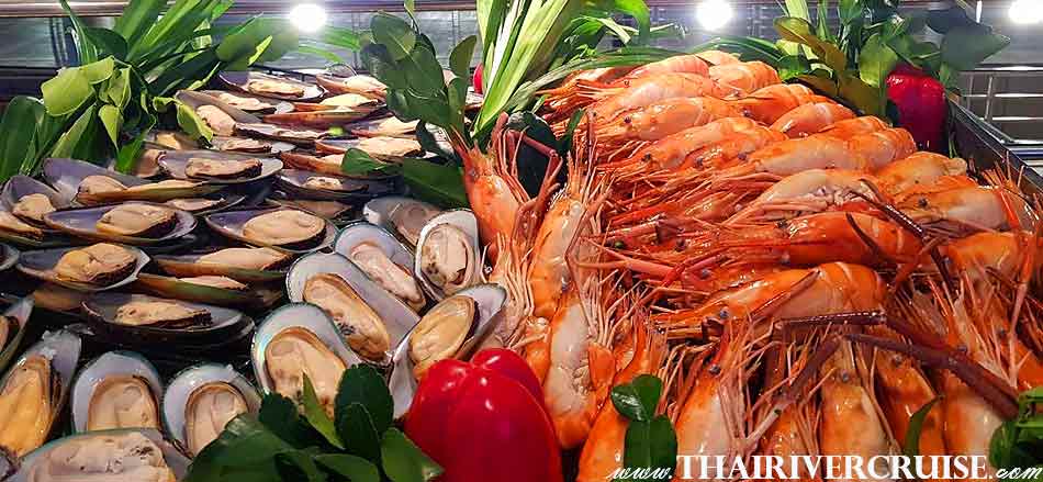  Chao Phraya Princess Cruise Dinner River Cruise Bangkok,Thailand , enjoy to  Thai-styled to international foods, appetizers to main dishes to deserts served in a buffet