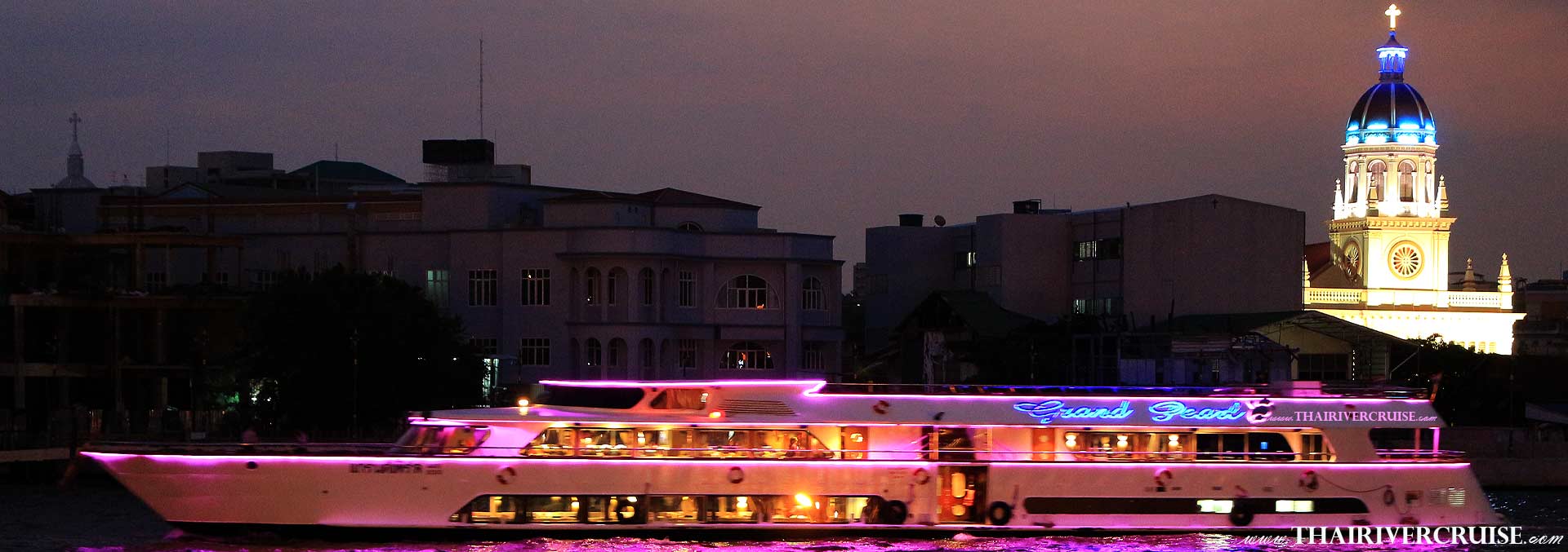 Grand Pearl Cruise Bangkok Dinner Cruise on the Chaophraya river Bangkok Thailand