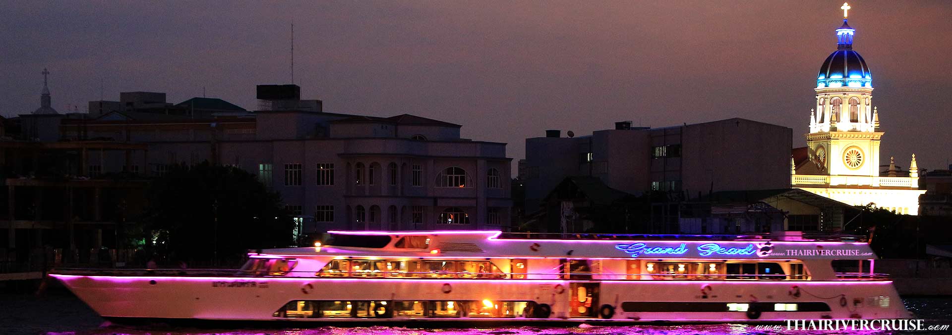 Grand Pearl Cruise Promotion dinner cruise on the Chao phraya river