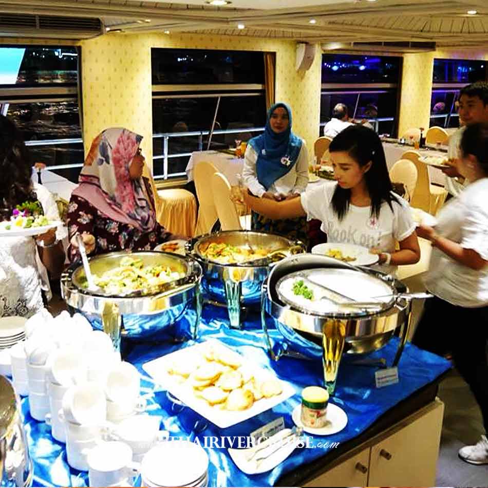 Halal Food Dinner Bangkok Chao Phraya River Cruise for Muslim, Famous dinner cruise in Bangkok and Halal food available for Muslim, Candle Light Dinner on the Chaophraya river Bangkok,Thailand
