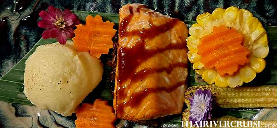 Bangkok dinner cruise menu Baked Potatoes with Teriyaki Salmon and Butter - มันฝรั่งอบเนยแซลมอล ย่างเทอริยากิ Rice barge river cruise Bangkok