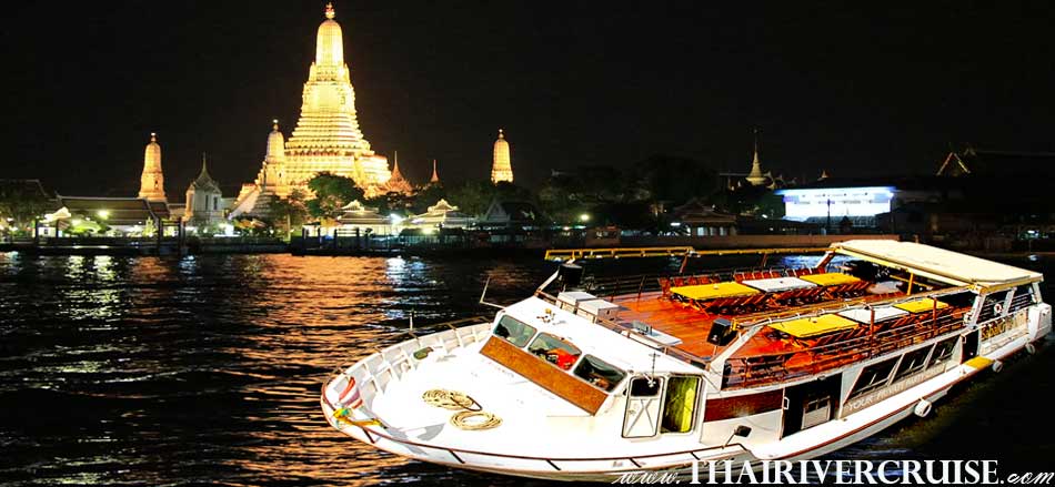 Bangkok Dinner Cruise on the Chao phraya river by Sanook Cruise Sabai Boat