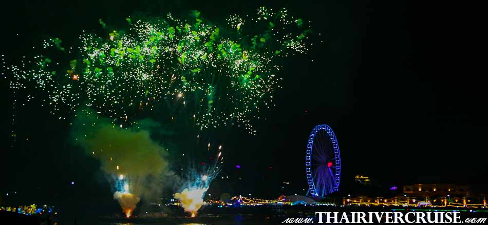 New Year Eve Bangkok, Enjoy to see spectacular firework display above the Chao phraya river at Asiatique The Riverfront Bangkok Thailand