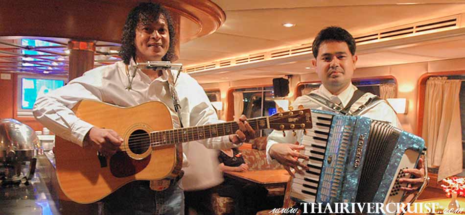 Romantic Dinner Valentine Day Bangkok Grand Pearl Cruise Thailand.Entertainment onboard Grand Pearl Cruise by Thai classical dancing and live music pop jazz music style