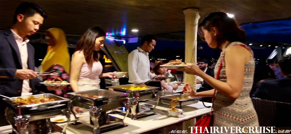 Bangkok Dinner Cruise on the Chao phraya river by Sanook Cruise, Enjoy with buffet dinner with variety of delight of Thai cuisine.