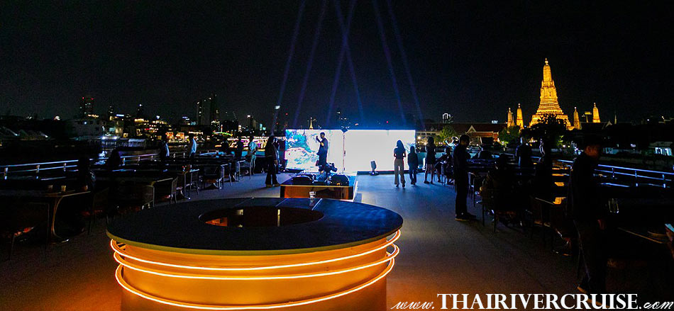 SAWASDEE CHAOPHRAYA CRUISE TOP DESK OPEN AIR The Sawasdee Chaophraya is a large, multi-deck vessel with a modern and luxurious design. It's built to accommodate a large number of guests, providing a comfortable and non-crowded experience