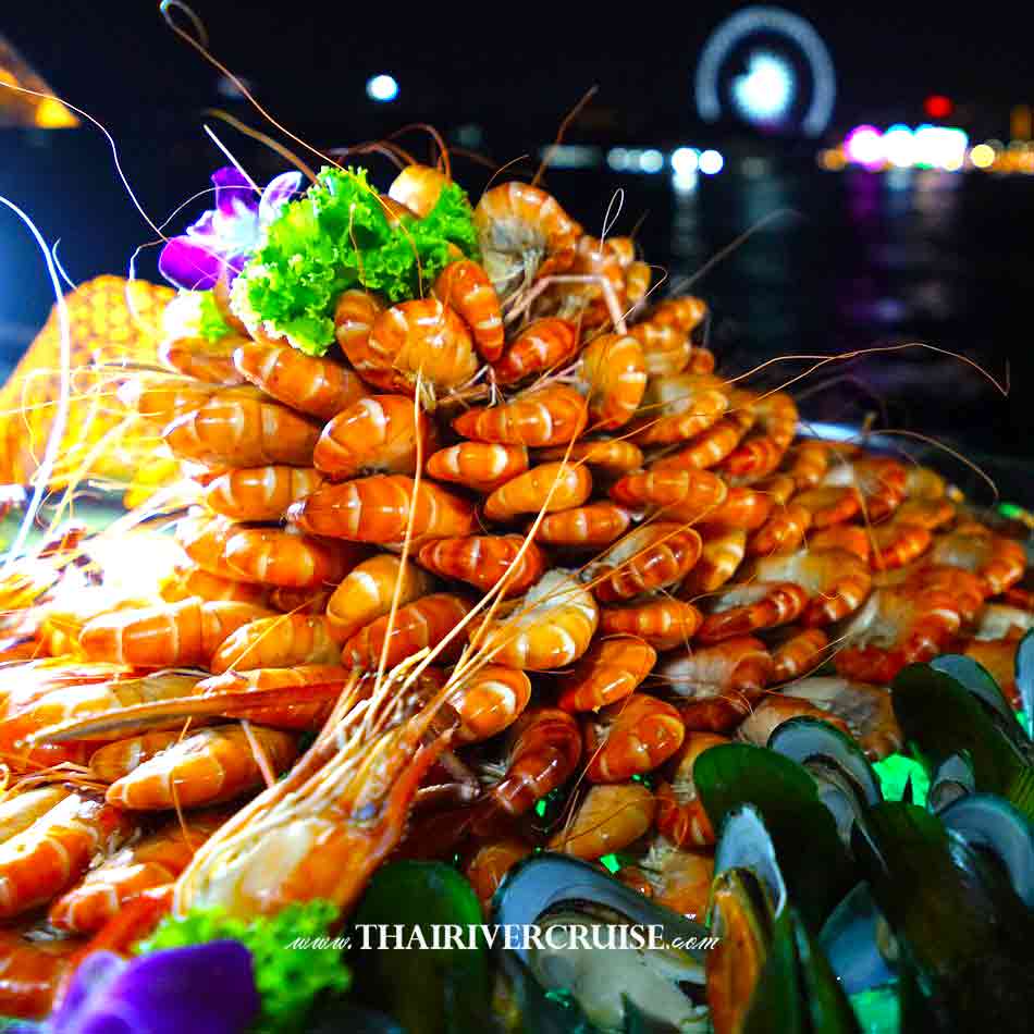 Valentine Promotion on Romantic Luxury Dinner Cruise.Seafood buffet dinner on Alangka Cruise Elegance Luxury Bangkok Dinner Cruise Chaophraya River,Thailand.Delicious seafood dinner on Alangka Cruise Luxury Bangkok Dinner Cruise Chaophraya River.