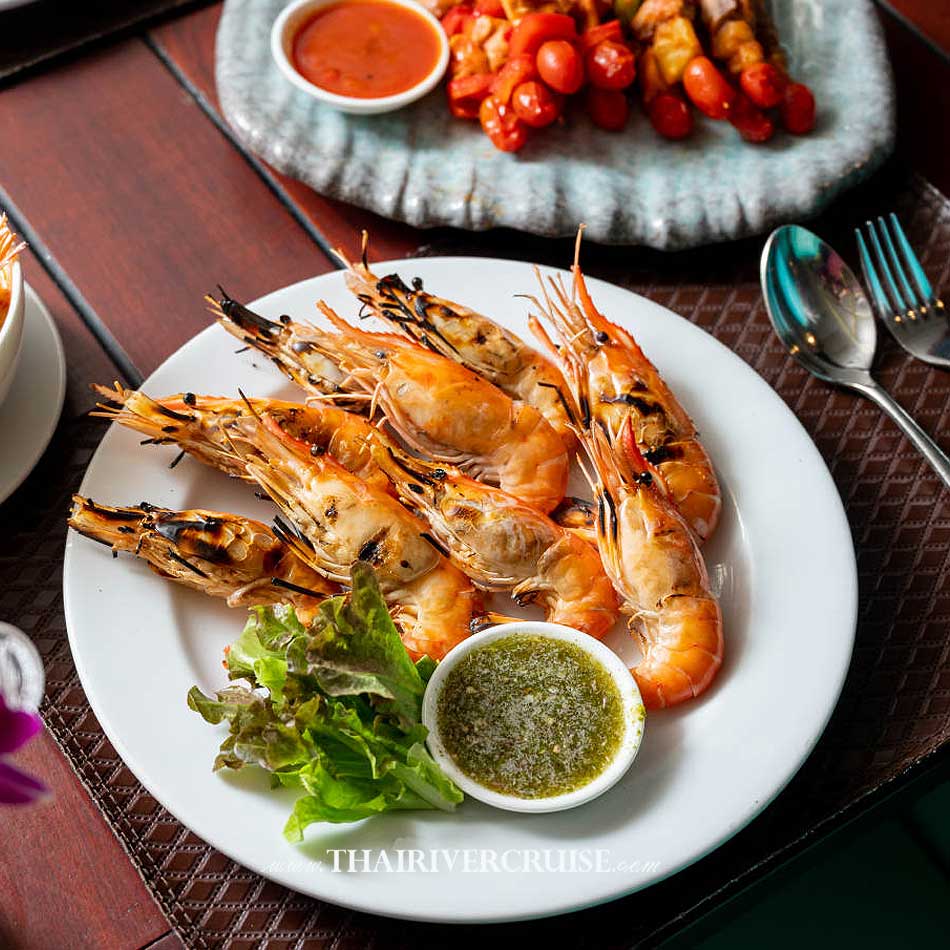 Grilled Shrimp Seafood on board best Bangkok dinner cruise Wonderful Pearl Cruise luxury elegance river cruise 5-Star dinning Wonderful pearl cruise promotion booking discount lower price