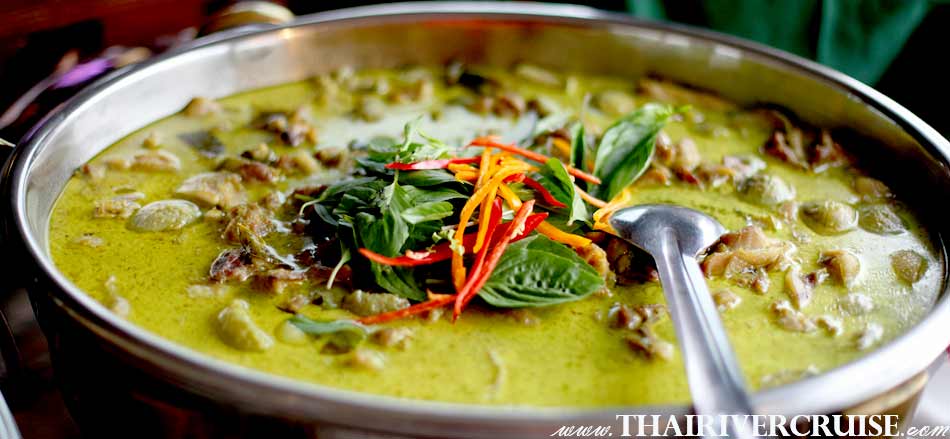 Green curry hatch with chicken, Thai cuisine at Bangkok Riverside Restaurant