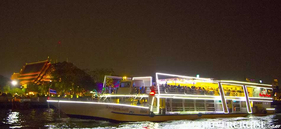 Halal Food Dinner Bangkok Chao Phraya River Cruise for Muslim, Famous dinner cruise in Bangkok and Halal food available for Muslim