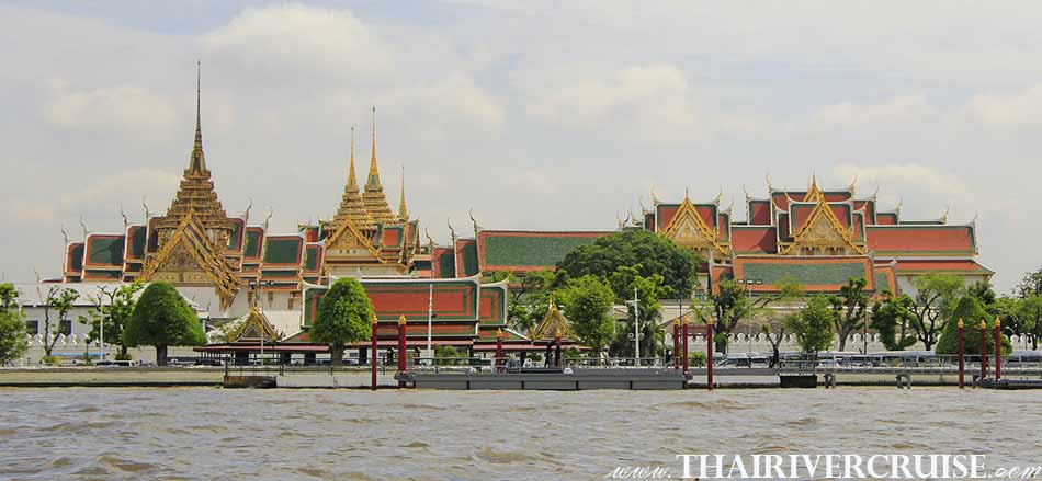 The Royal Grand Palace - Wat Phrakaew, Bangkok. ( พระบรมหาราชวัง - วัดพระแก้ว ) The beautiful scenery and attraction along the Chaophraya river Bangkok Thailand.Rice Barge Canal Tour Bangkok 