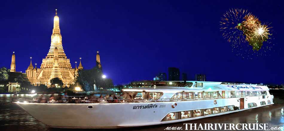 River Cruise Bangkok New Year’s Eve Dinner Grand Pearl Cruise, Enjoy to see firework celebrate new year 