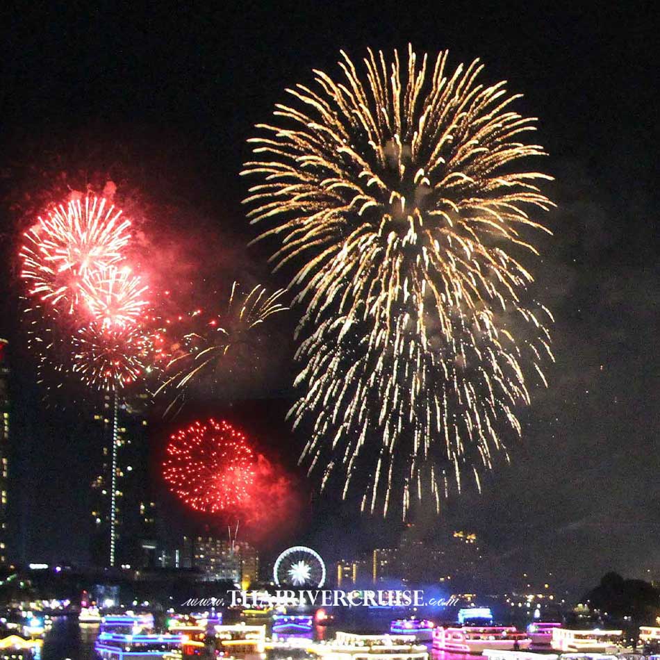 River Cruise New Year Eve Bangkok Countdown Dinner Firework fireworks display along the Chaophraya river 