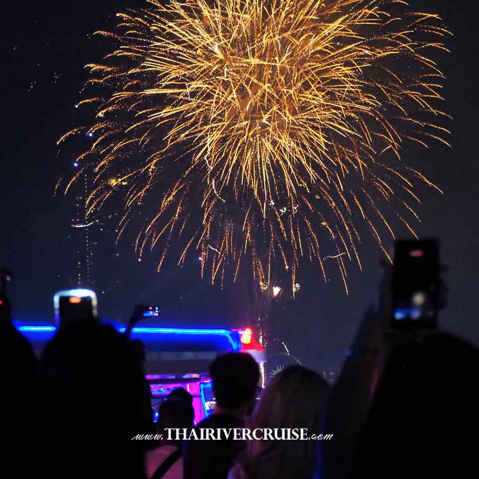 Best place to celebrate New Year in Bangkok Countdown firework Bangkok,  Good Places to Celebrate New Year in Bangkok on Bangkok Dinner Cruise Smile Riverside Cruise Bangkok New Year Dinner Cruise