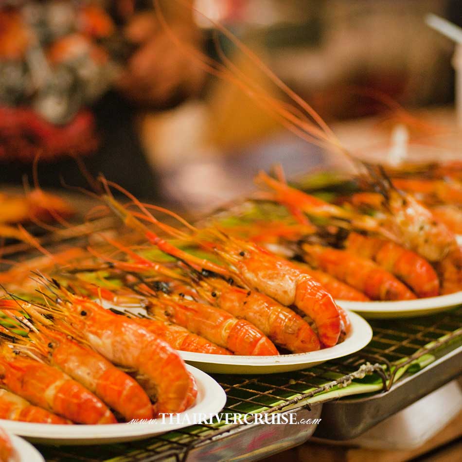 Grill shrimp seafood onboard The Opulence Cruise Large Luxury Bangkok Dinner Cruise Iconsiam Promotion Discount Cheap Price Ticket Price Offers Booking Online 