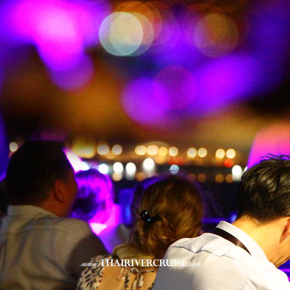 ล่องเรือสำราญ ปีใหม่ ราคาถูก ดินเนอร์ เจ้าพระยา เค้าท์ดาวน์ ชมพลุ ไอค่อนสยาม