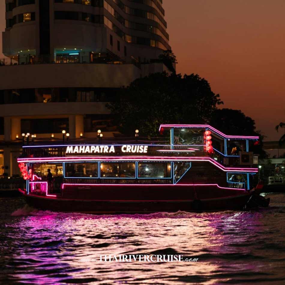 ดินเนอร์ ใต้แสงเทียน โรแมนติก บน เรือมหาเภตรา เจ้าพระยา ล่องเรือเจ้าพระยา เรือไม้ ทรงไทย สุดคลาสสิค อาหารไทย ฟังดนตรีไทย บรรเลงขิม ขับกล่อม กลางเจ้าพระยา เรือมหาเภตรา Maha Bhetra